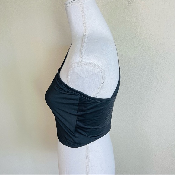 Black Criss Cross Strappy Crop Top Tank Top - Picture 3 of 4